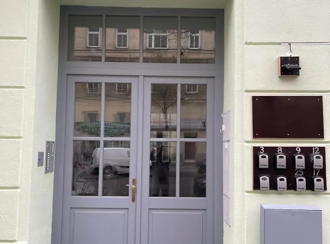 Апартаменти Gesamte Fuer 4 Personen 12 Відень