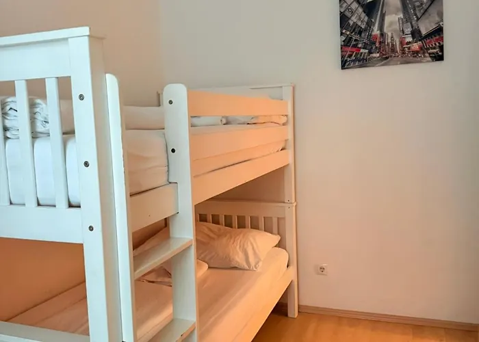 Апартаменти Gesamte Fuer 4 Personen 12 *